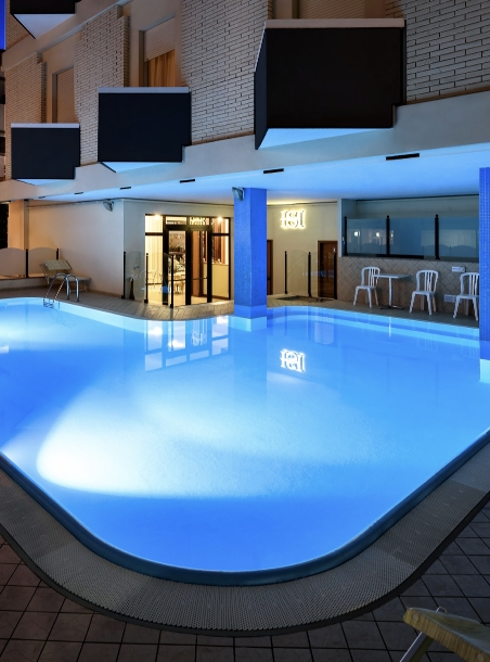 pool-heated-handy-sea